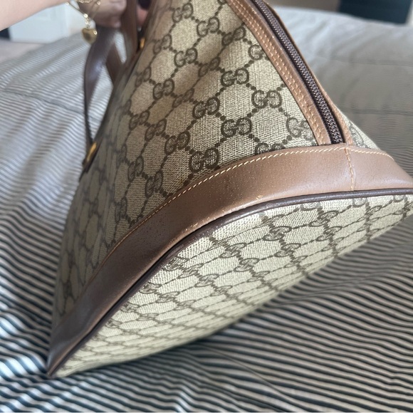 Gucci Supreme GG Handbag - Picture 8 of 17